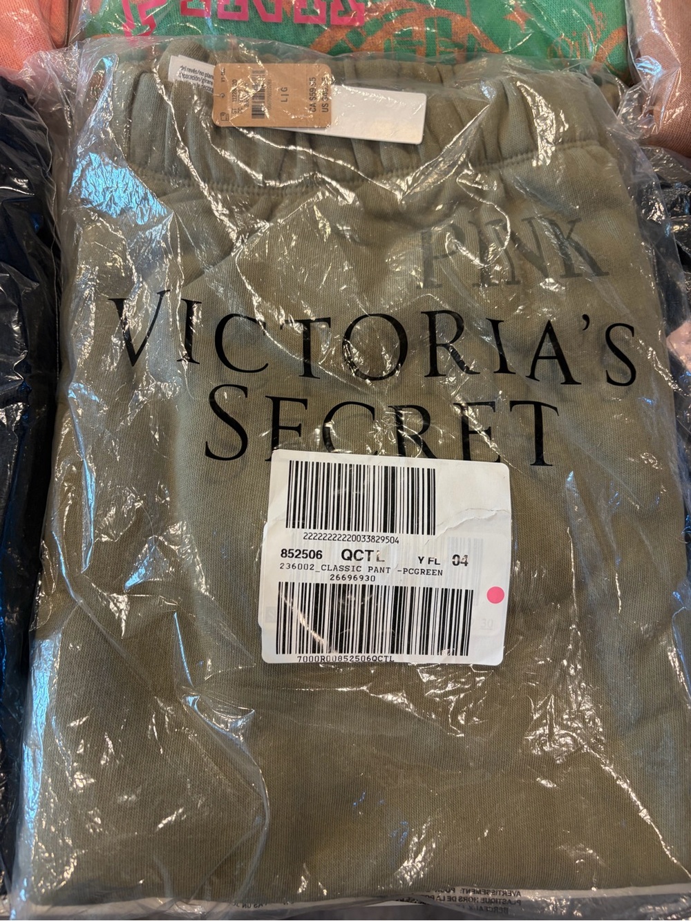 Victoria's Secret PINK 2 Sweatshirts and 3 Sweatpants & 1 Leggings NEW - Picture 5 of 6
